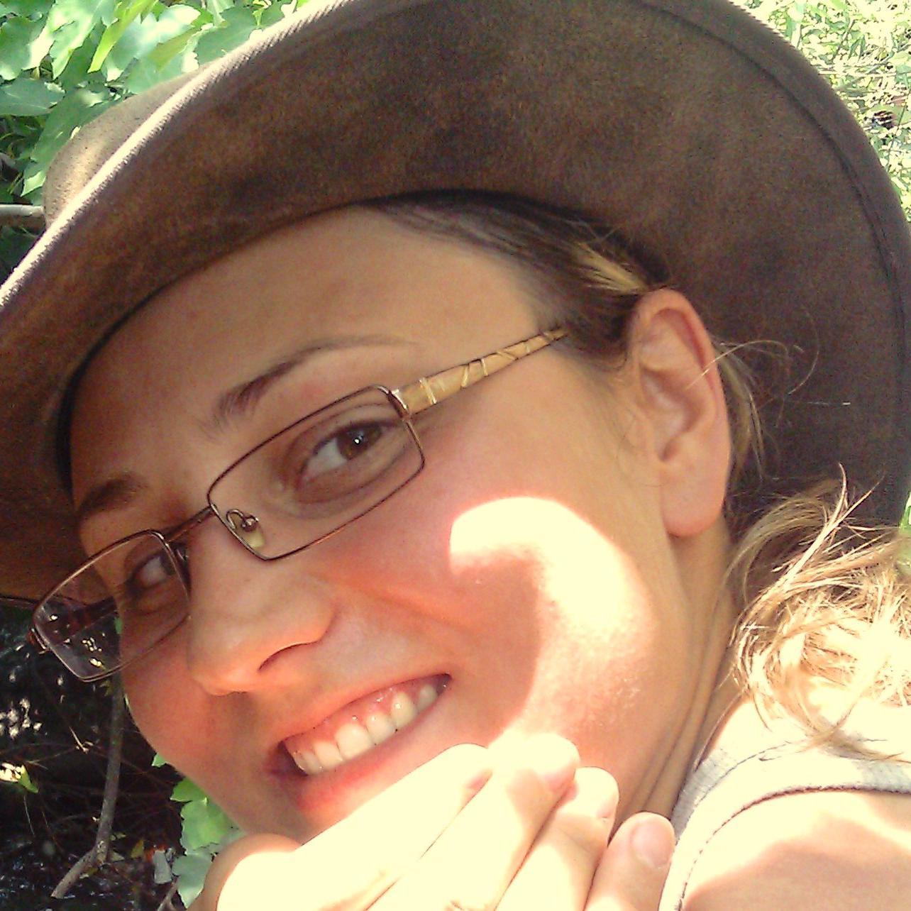 Scientific Archaeologist bringing taste, smell, and colour into human story via geological biomarkers, residue analyses, pollen, starches, and phytoliths.