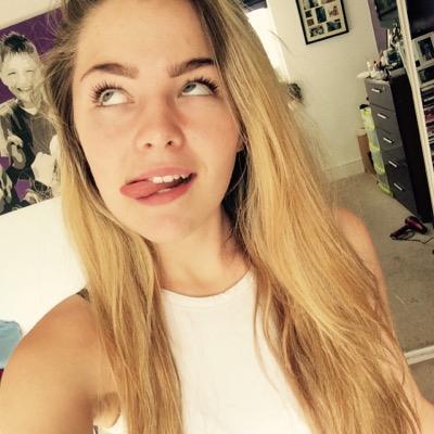 Jessica_Pap5y's profile picture. She had so many words but, very little courage.