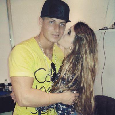 see quien me cubre las espardas y quien maa apunta ar cueyo(;