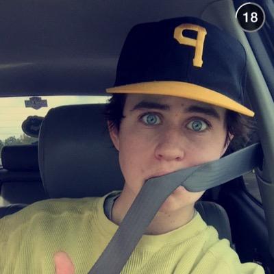 hi @WORKITCASH gave you a free follow could you go follow her:)