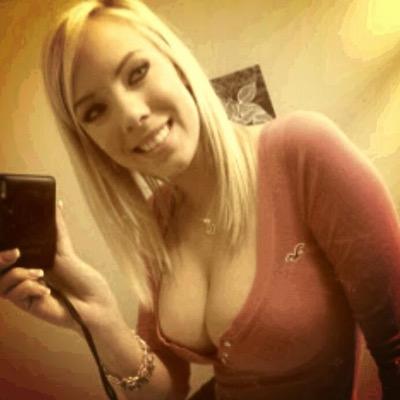 Bi slut that loves bbc DM me nudes my new profile