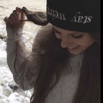 love my life, my friends, where i live and besides work, you will find me at the beach! ❤️