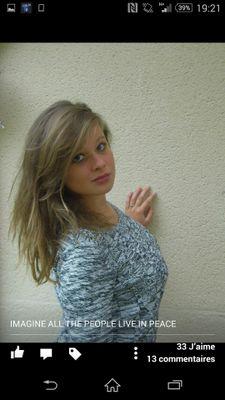 Mae_McCartney's profile picture. Etudiante en lettres, comédienne par passion et inconditionnelle admiratrice des Beatles par conviction profonde, voire par religion..