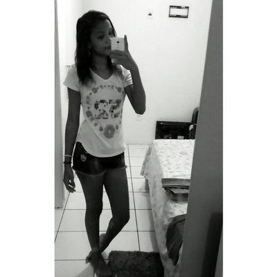 Palavras são como cacos de vidro,você prefere engolir e se cortar por dentro do que soltar e machucar alguem.