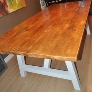 Handmade wood furniture and decorative pieces. 519.577.5334