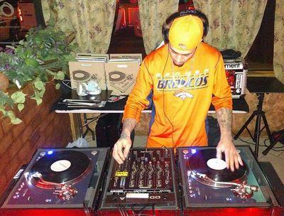 MistahMoss's profile picture. Dj, Producer, Audio Engineer, Promoter
Known under aliases: Mistah Moss, Sir Morbit, UBMK, and one half of Atomic Shamen