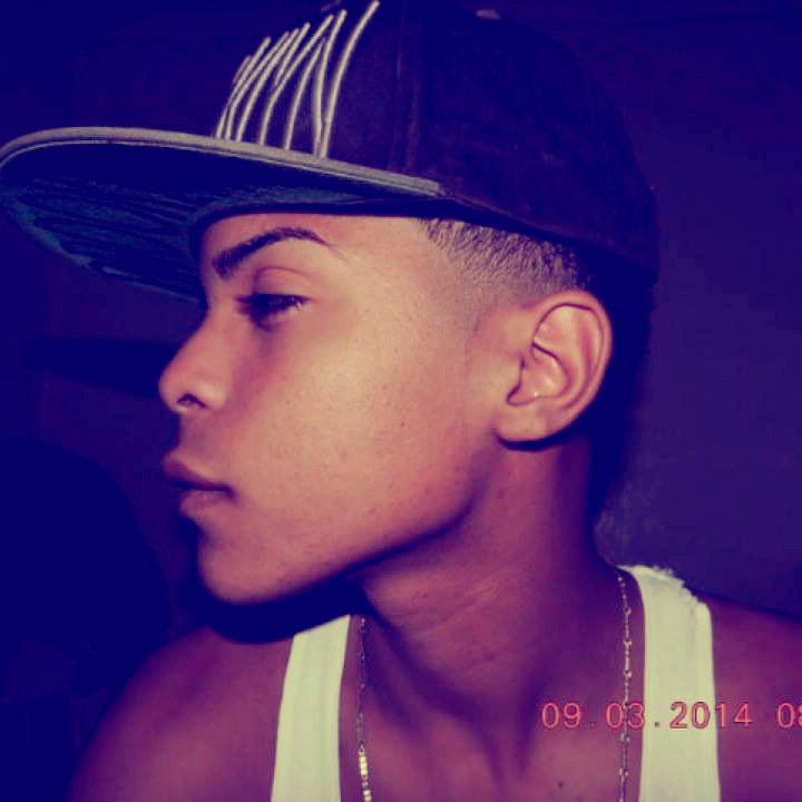 --♬Autor/compositor/dj/productor♬--Adolfo fernandez
 #RapBasket *.* DOMINICAN 
 
 Entiendo a la mala :3 El Flacoo