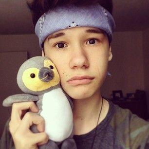 KwOlzanski's profile picture. HAPPY BIRTHDAY TO ME 5/20                                  Follow me on IG @0g.krissyyy_

Internet Friends O.E