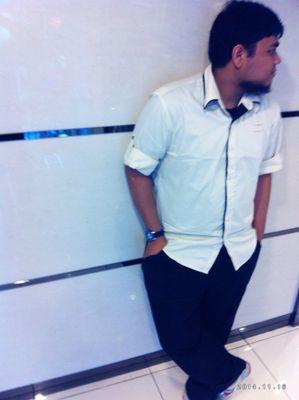 TaufikAkainu's profile picture. Love Is Like A War, Hard To Start But Easy To End