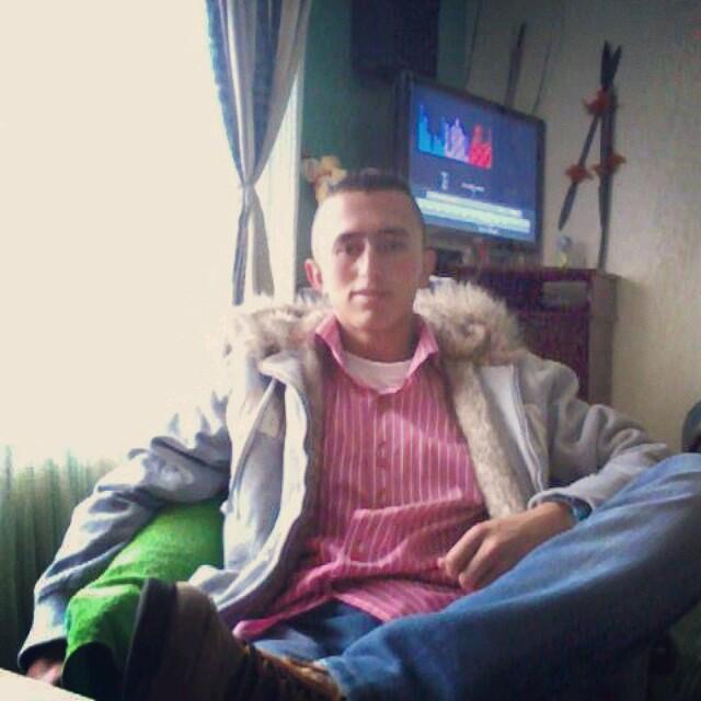 trabajar bagar farrear beber descansar dormir pasear  d too un poko