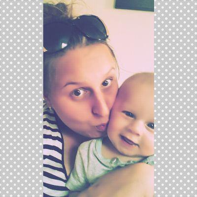 rosannaLmoon's profile picture. 