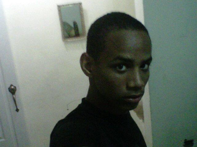 Hay dias felises y dias malos quiero un dia bueno que dure mi vida Entera