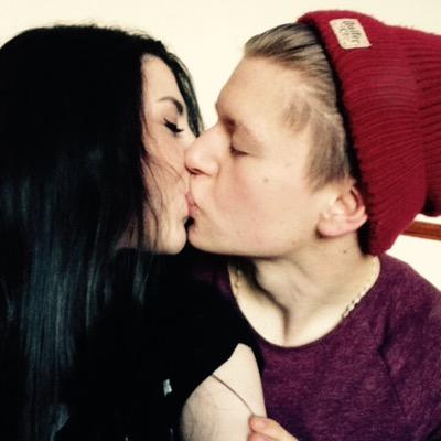 I am Craig. Im Irish :) my girlfiend is cool an smells like rainbows