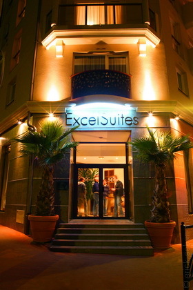 Logement de vacances, congrès, affaires ou professionnel, hébergement longue durée où 1 nuit, la Résidence ExcelSuites à Cannes saura répondre à vos besoins.