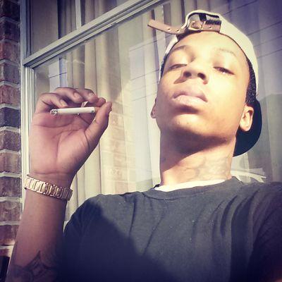 Im Kool ass nigga till u cross this  ✋line . paperchaser tho  free da team ⚠ BSY hoe
