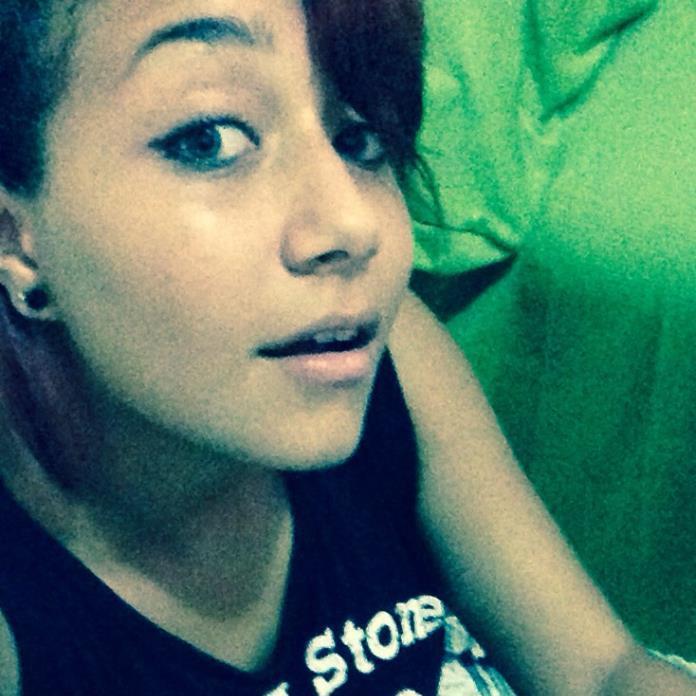 Eu que vivo com α cαbeçα nα luα, com músicα no ouvido e corαção nα bocα :)
eu sou meninα e mulher, eu sei muito bem o que quero .