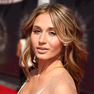 Fakeorange_'s profile picture. 