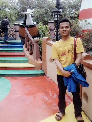 ahmadshofi07's profile picture. 