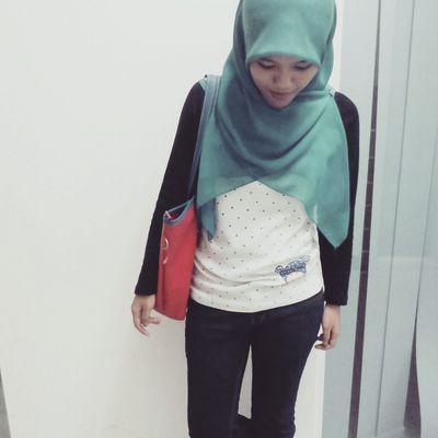 nurfanafayie's profile picture. Nur Farhanah :) 19 , Live in Johor Bahru :) MAA Iloveu . follow back●△●