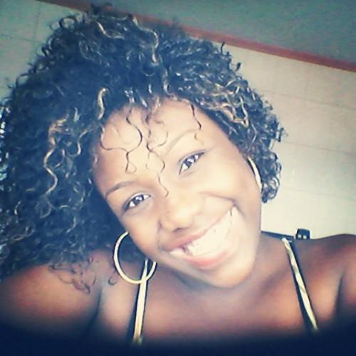 A Fé que trago no peito, é a minha garantia . Deus me livre das maldades ,me guarde aonde quer que eu vá . To fazendo minha parte, um dia eu chego lá ! :]]