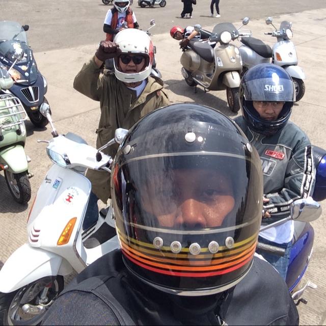 iwan_utama's profile picture. Follow IG: waneey
to capture 24 hrs jakarta paranoia live reports