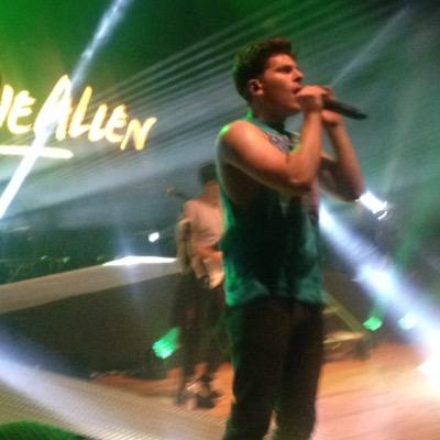 sophiaisgay's profile picture. i like youtubers & bands & celebs & theatre & singers & lots of other things