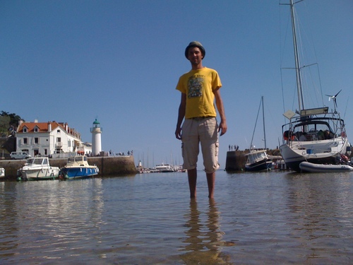 Guiloosh's profile picture. ni dieu ni maître sauf maître Kantër