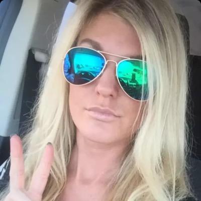 Lizzyh23's profile picture. 