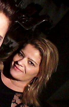 Biomédica,baiana,mãe da Maria Luiza,pós-graduda em Saúde Pública e Pneumologia Sanitária.