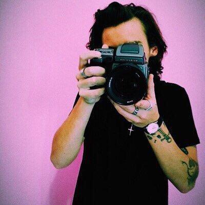 hellooo :D just here as a friendly reminder that harry WILL follow you and that you are all beautiful ☺️ - @hostagehs