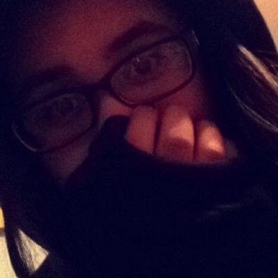 so i got hacked on my other account so heres my new one! and im refollowing all of the people i followed (or who follwed me) again on here so plz follow me back
