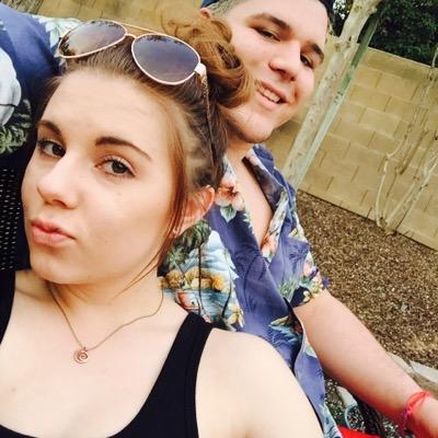 LaKristinn's profile picture. ripped jeans & coffee