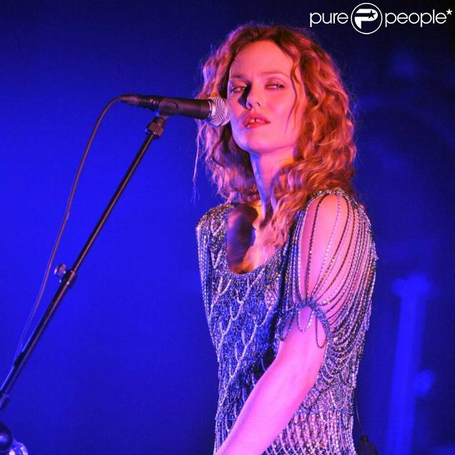 My name is Mariam i'm 13 years old i'm from egypt I am a big fan of Vanessa Paradis ♥♥ And Johnny Depp ♥♥