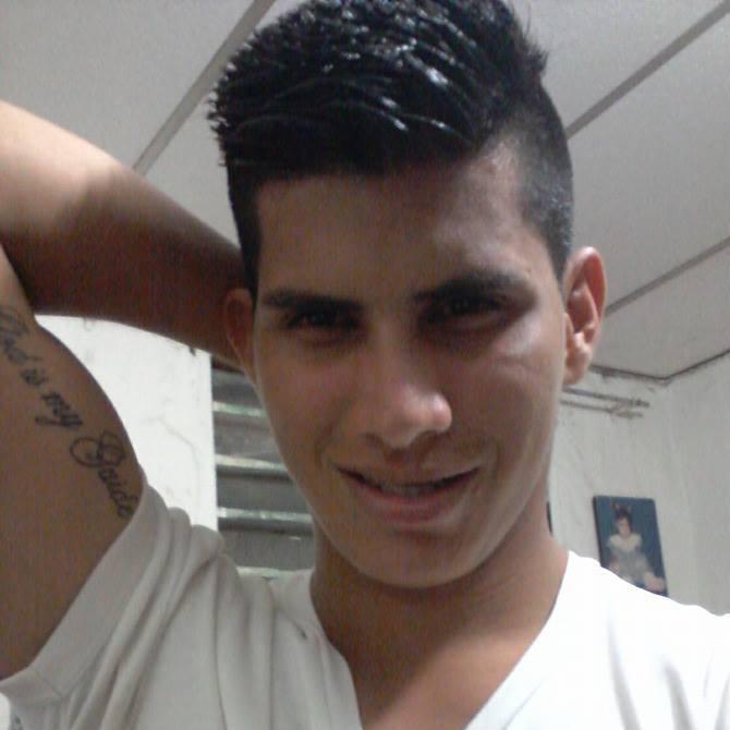 No busco la mujer perfecta si no aquella tenga el privilegio del ser feliz conmigo :*