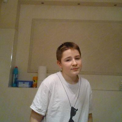 Viktor | 420 | Youtuber/Vlogger - 420 Vikkk | Age 12 | Follow Me | Insta - @420Viktor | Kik - MineStormXV | Message Me |