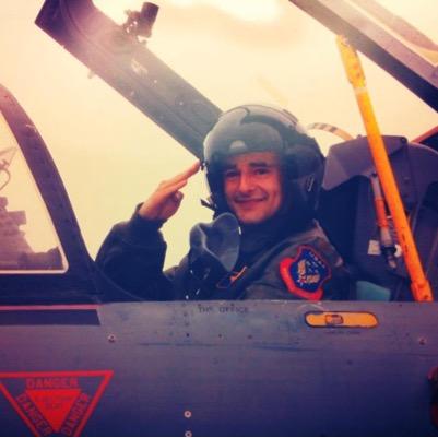 Commercial Pilot | Performance driven | Entrepreneurial mentality | Likes to meet new people | Loves flying