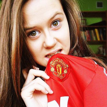 Welcome to MUFC Fanstore. Tempat yang tepat bagi fans United untuk berburu merchandise. Be Simply United. Enjoy! Phone: 0856-2555-1015 BBM: 28DBE8E4
