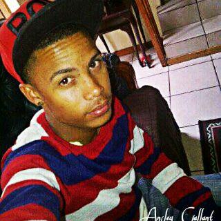 Hi , I live in SA , I am a male and my interests is meeting new people, preferably females and I love sport and entertainments