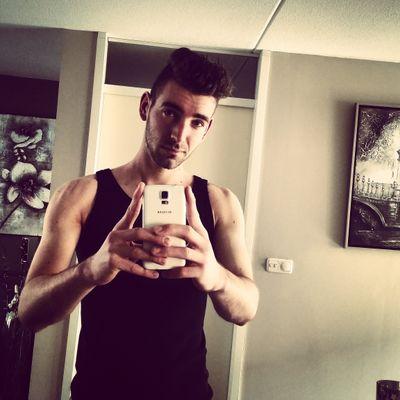 OfficialFaab's profile picture. 19 year old - dutchy boy - goudsmid opleiding- life rule: Bro's before ho's! - insta 'nd snapchat: officialfaab