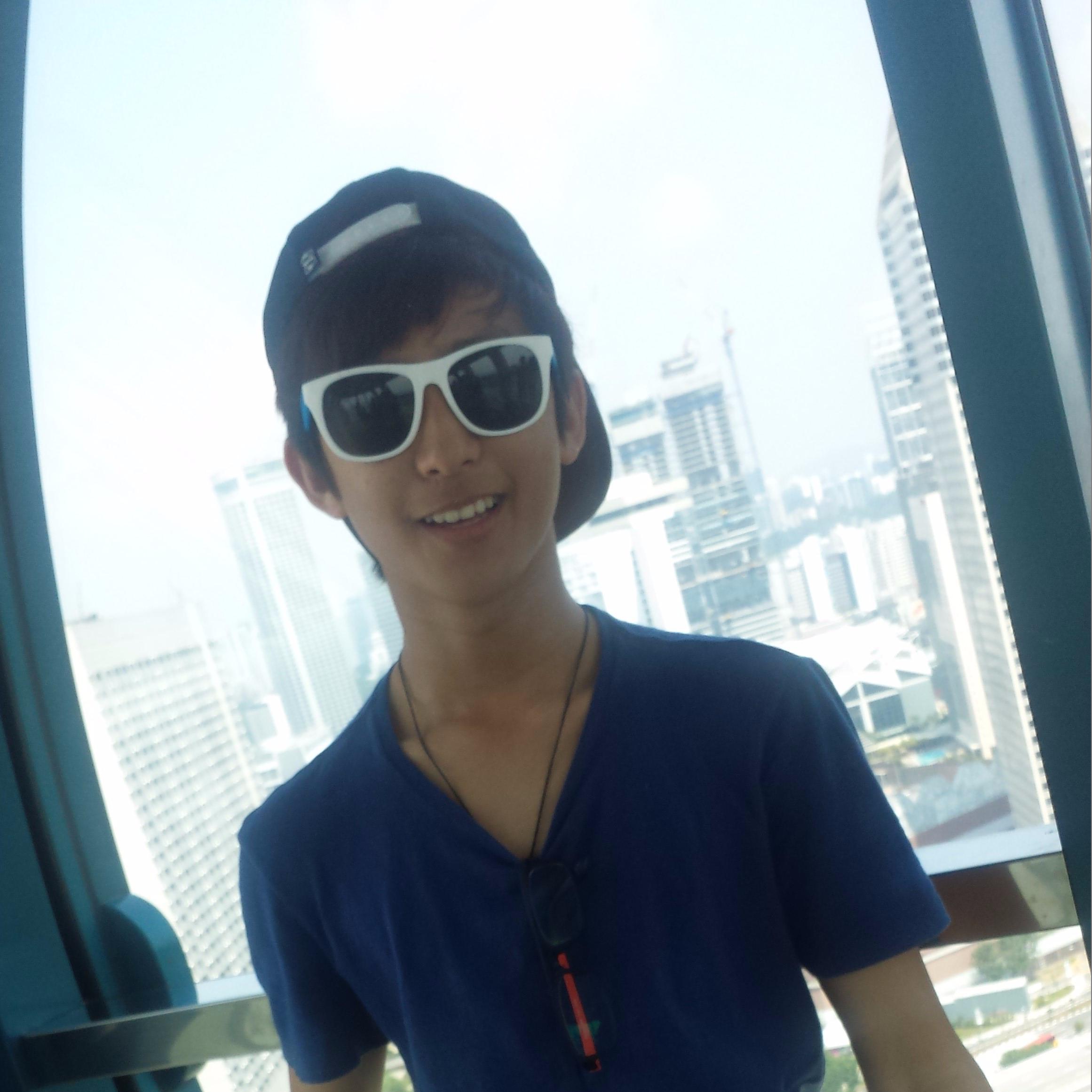 LMFLyea's profile picture. 