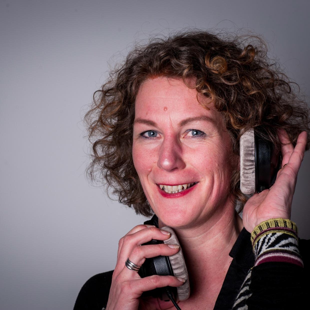 gespreksleider, presentatietrainer, stem, moderator, radio, wine, politics, it takes two to tango!