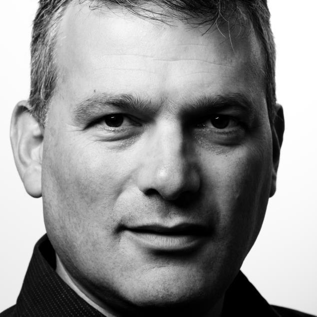 Motorbike riding tech-lover & guitar player. Proud to have delivered SA’s first mainstream online accounting system, Sage One. Currently Head of Sage One AAMEA.