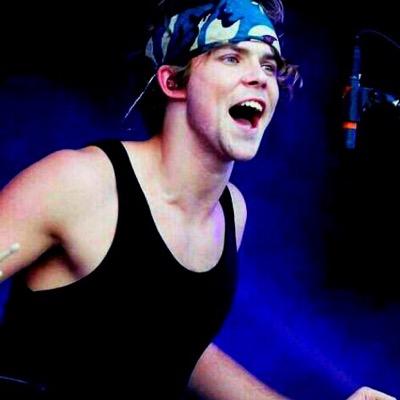 follow @optimistlwt she follows back 100% ✨ layouts? @fablayoutsxs