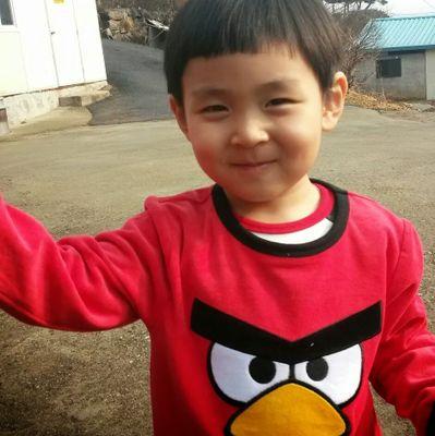 a01043218886's profile picture. 옳거니 그르거니 내 몰라라 산이든 물이든그대로 두라 하필이면 서쪽에만 극락세계랴 흰구름 걷히면 청산인 것을 ~~^^평범한 시골 농부입니다 ♡