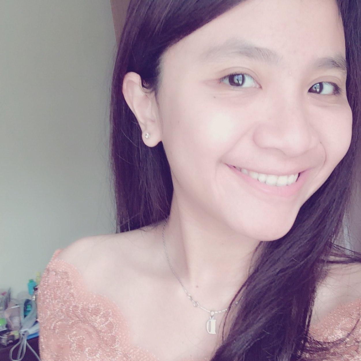 dheedheedhee's profile picture. Proud Wife & Happy Mom ❤️