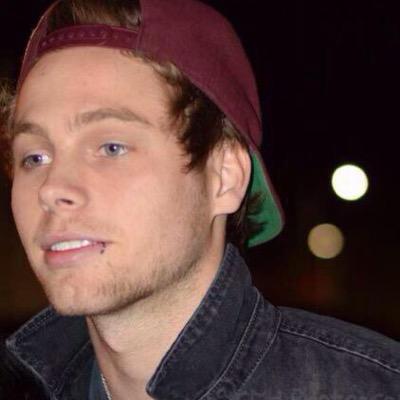 0/4• 5SOS & 1D enthusiasts i guess