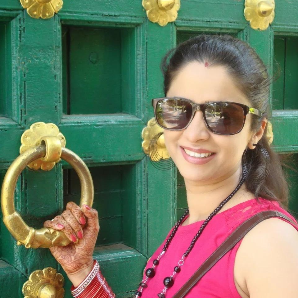 Gadget freak, Movie buff, shopaholic, Happy-go-lucky & a Tech Professional