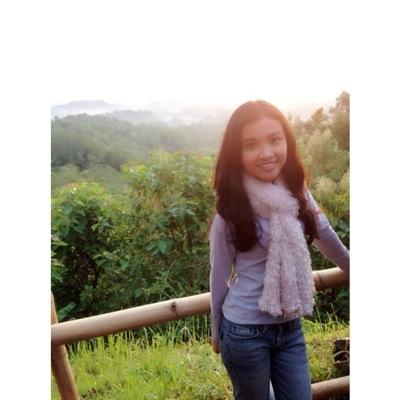 hidup itu dibikin simple. jgn lupa bahagia. nikmati