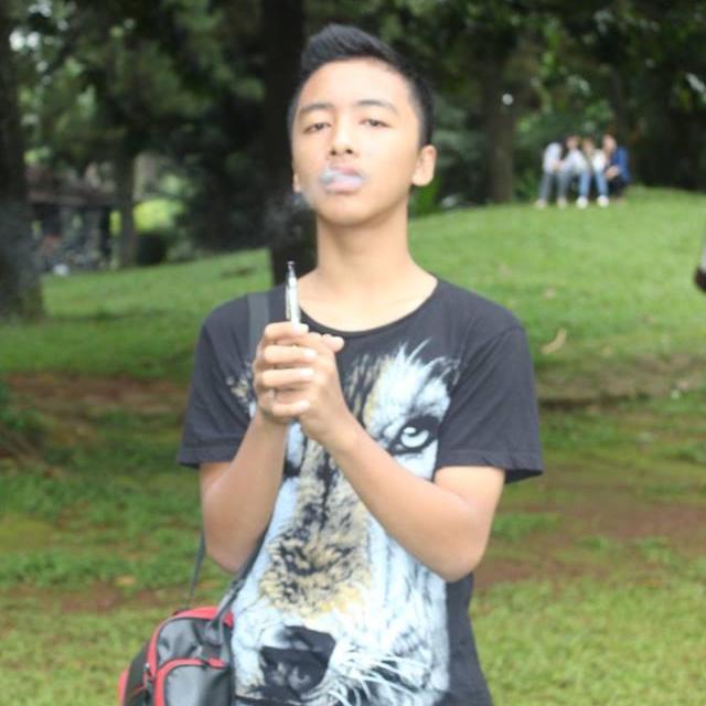 Keberadaan seperti angin I bukan seorang wota~                                                                           f#TaylorGang