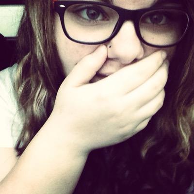 im 13 yrs old i love tha old magcon i have a bad phone addiction i have goals that i want to acoplish